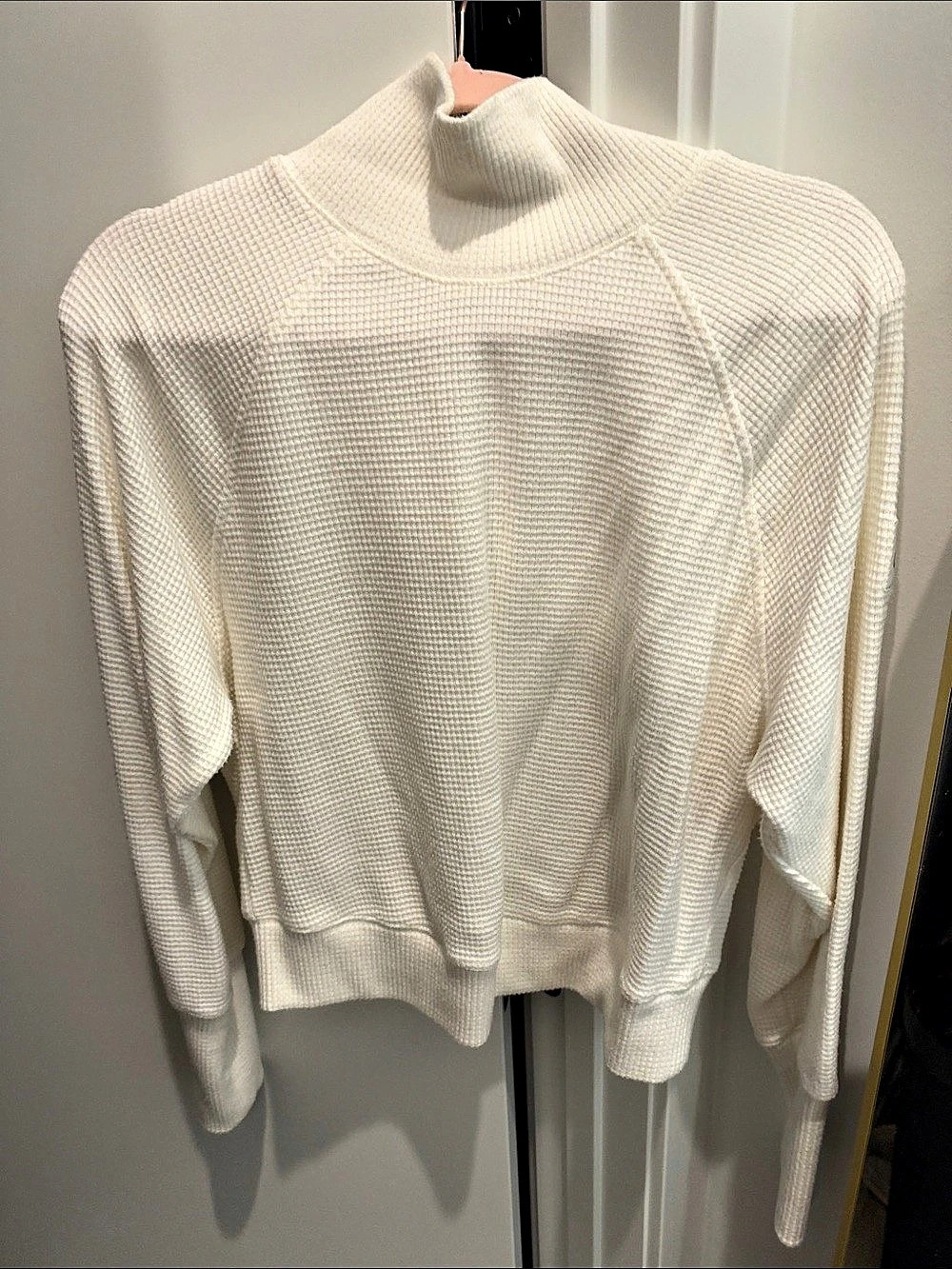 alo White Turtleneck Sweater Like New